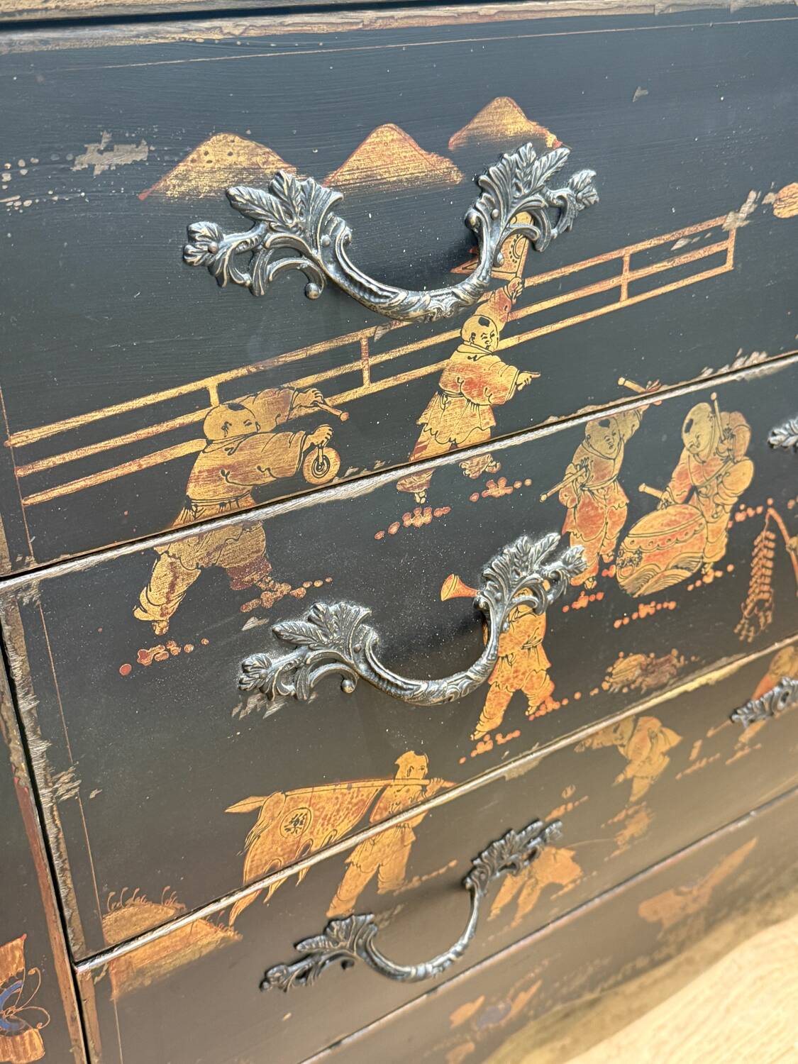 Chest of drawers with 3 drawers, Chinese decor, 20th century.