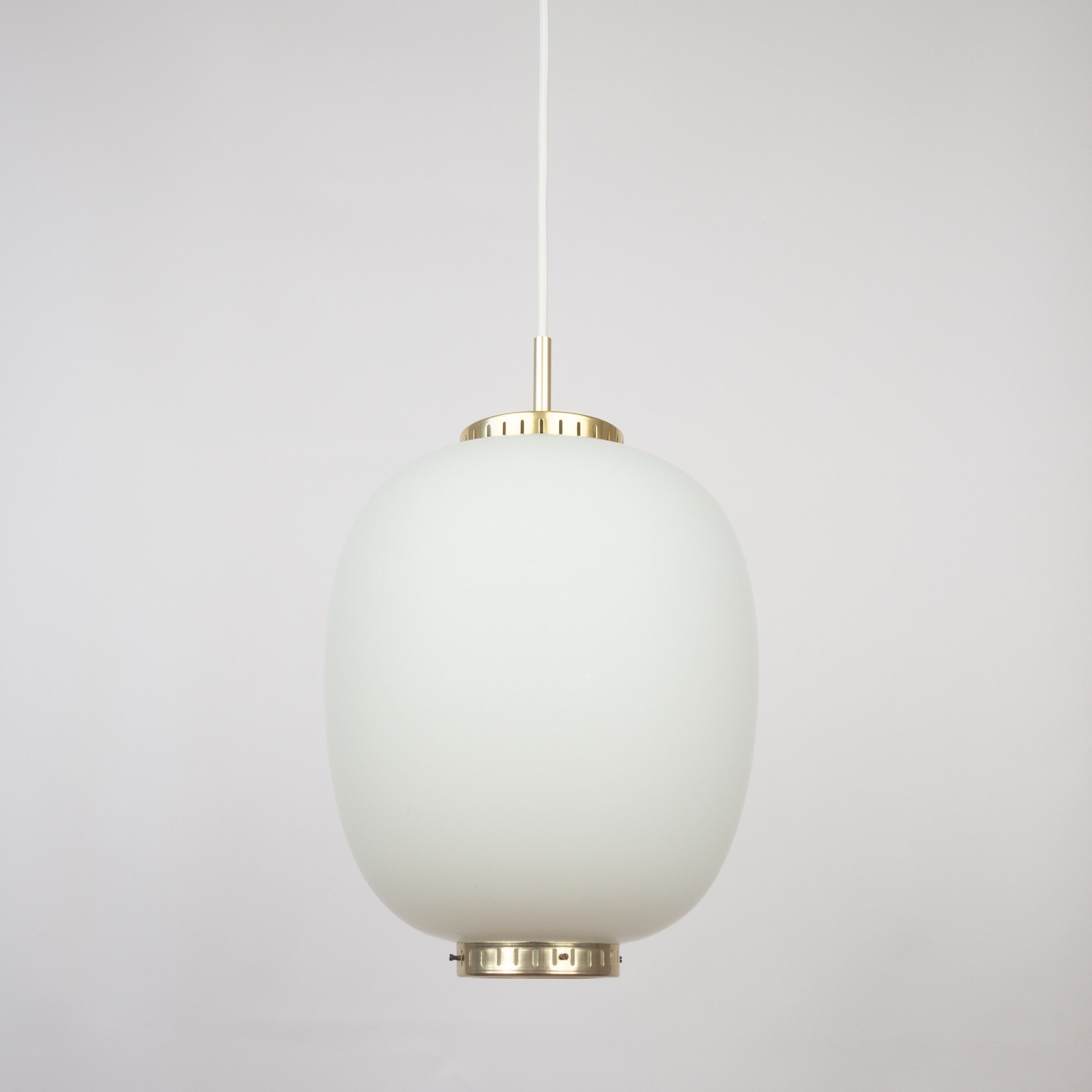 Suspension vintage danoise Kina par Bent Karlby, Lyfa, 1946
