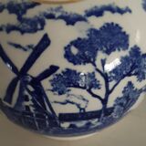 Small ball vase with blue patterns
