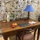Lampe en bois tourné vintage avec abat jour bleu