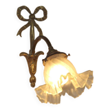 Simple Ruffled Glass Shade Wall Sconce