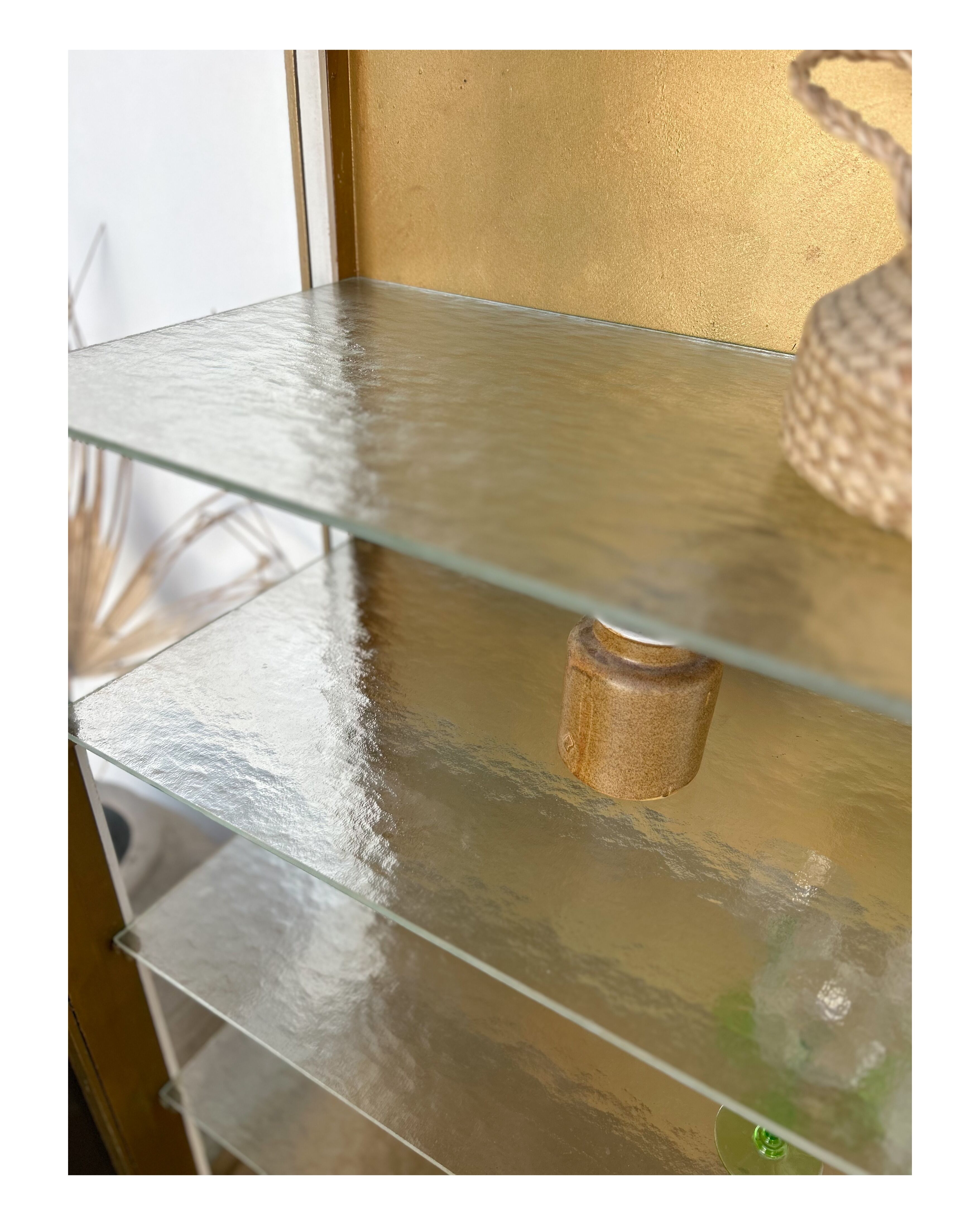 Pharmacy display cabinet