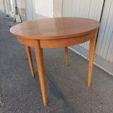 Vintage table with integrated extension