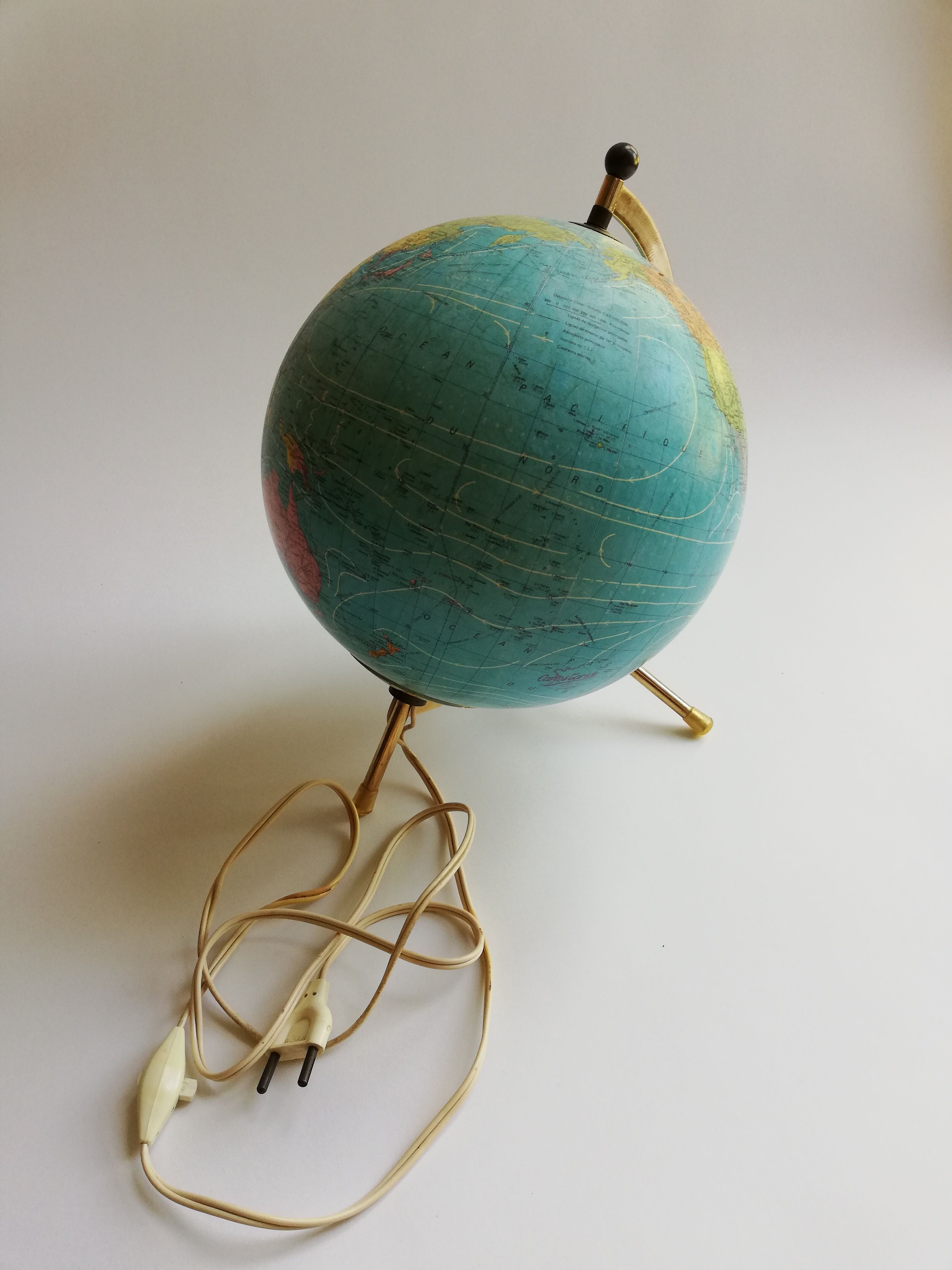 60s earth globe bright Taride Map