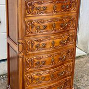Semainier chiffonnier avec gravure style Louis XV à 7 tiroirs