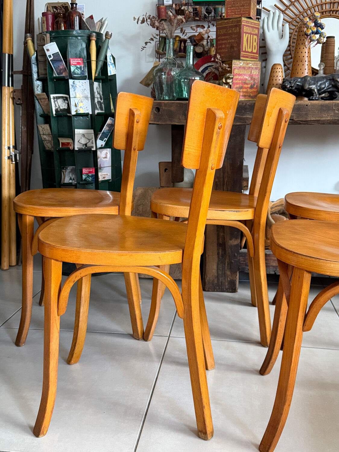 Suite de 5 chaises bistrot Baumann vintage