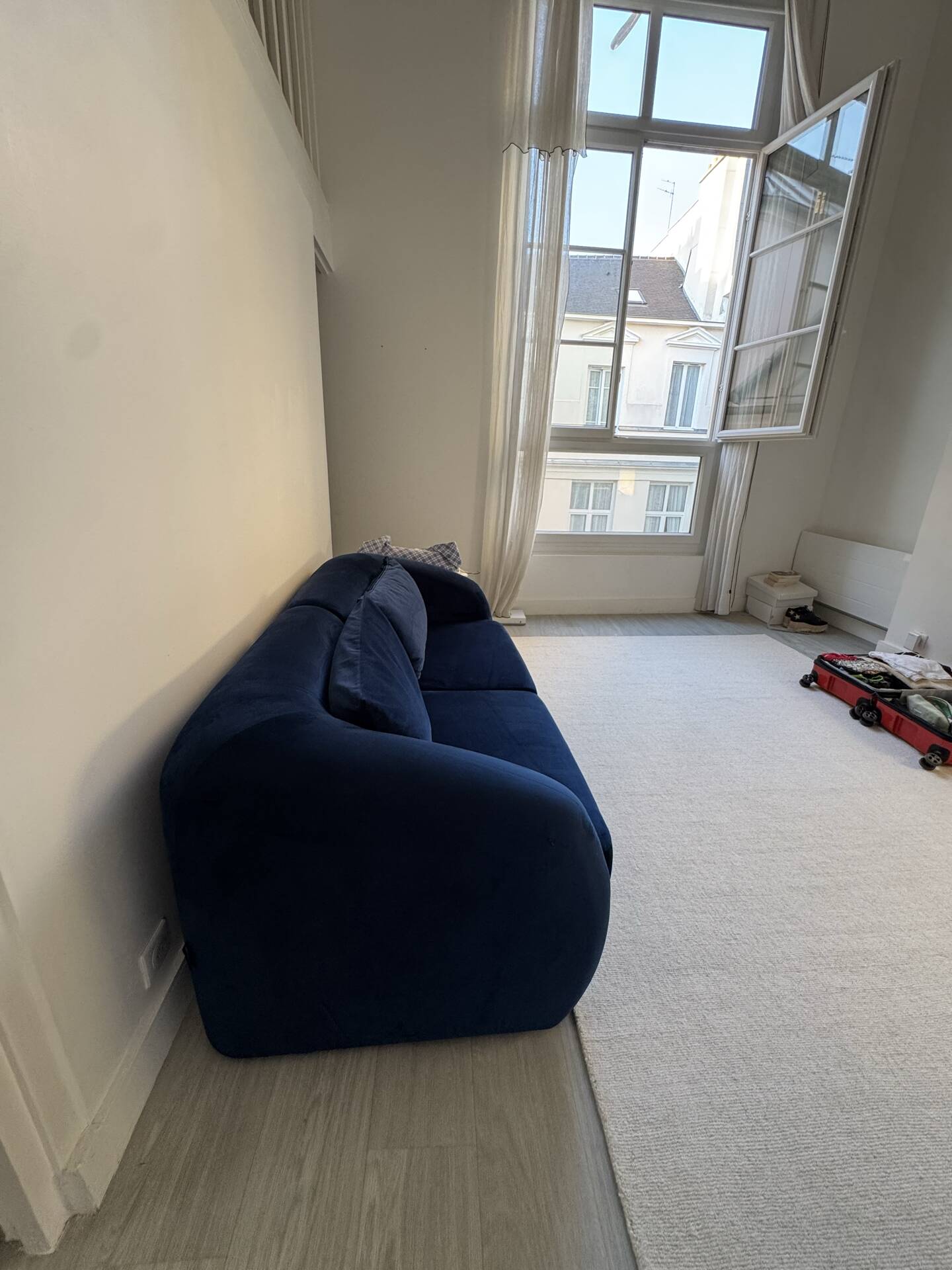 Cosmopolitan Sofa Design