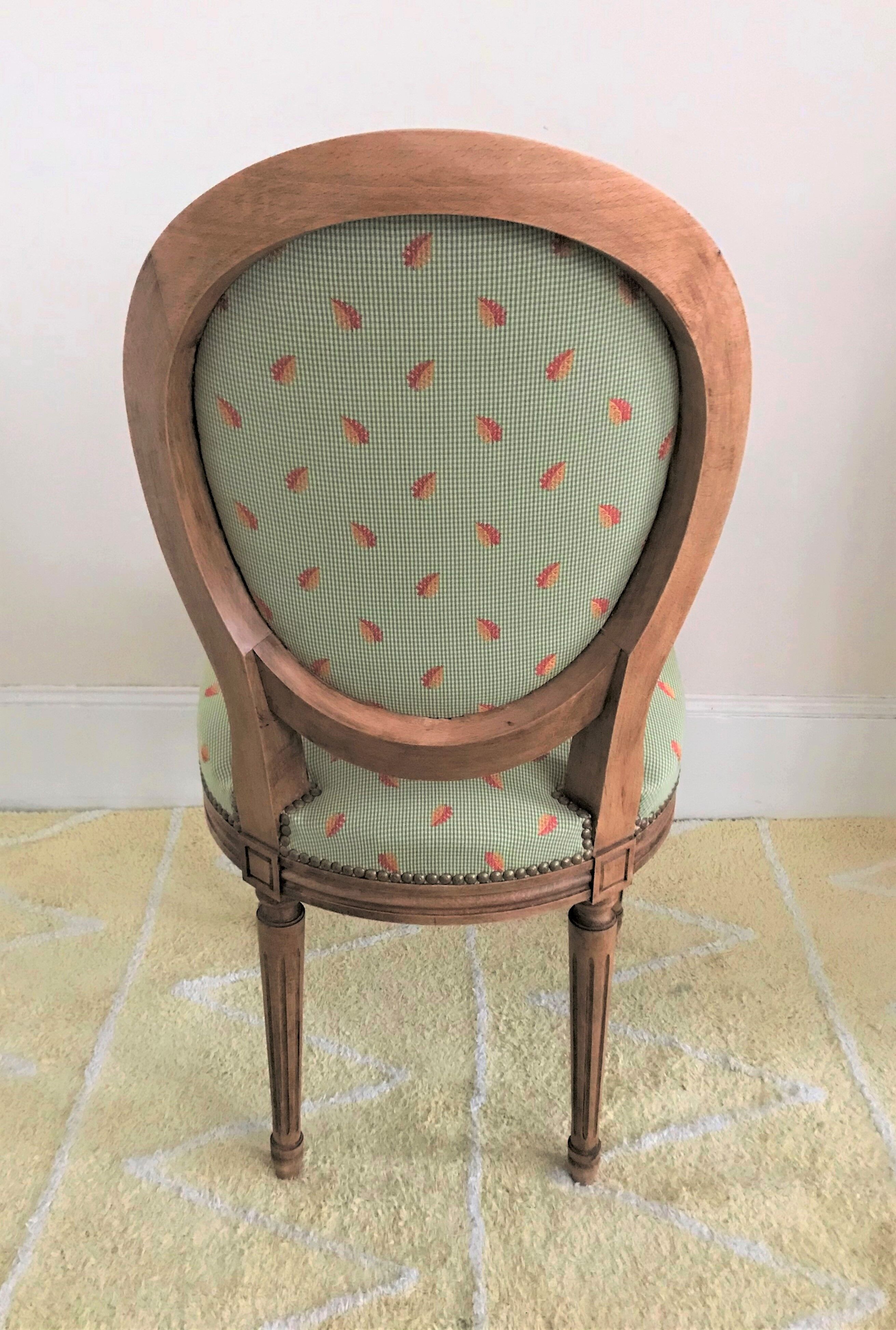 Traditional Medallion Chair