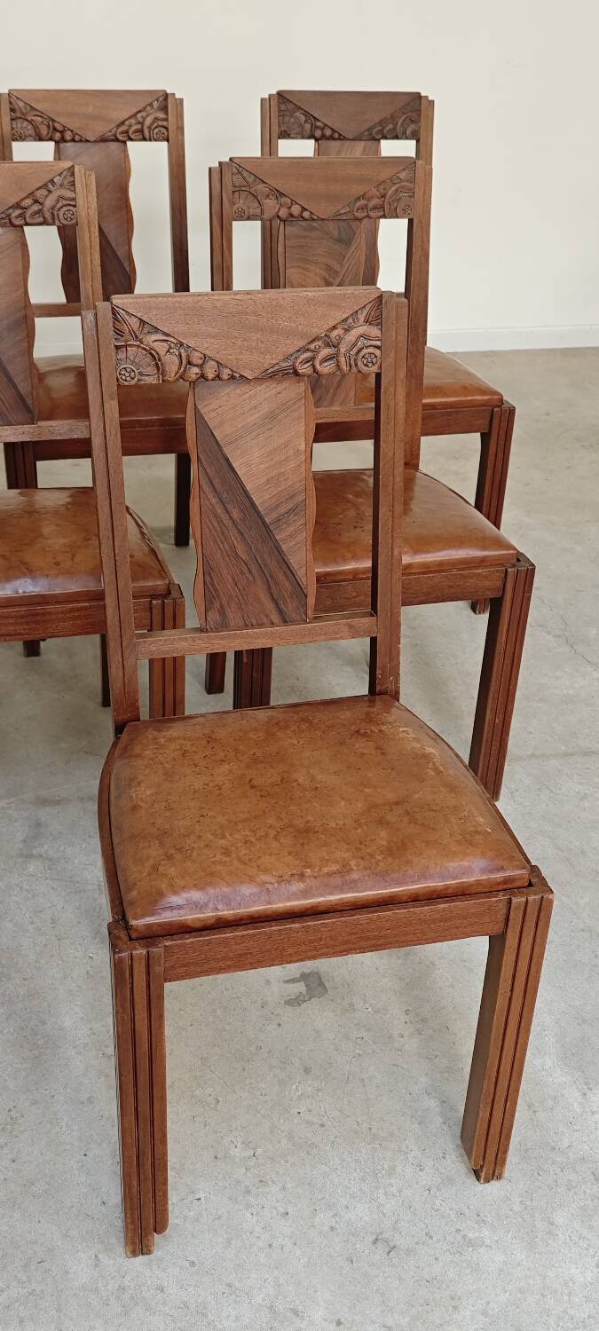Set of 6 Art Deco chairs in Oak and Walnut with camel leather.