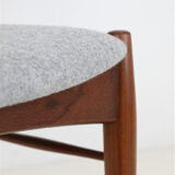 Chaise en teck Ærthøj Jensen & Mølholm entièrement restaurée avec un revêtement en feutre de laine / Design danois moderne du milieu du siècle / Années 1960