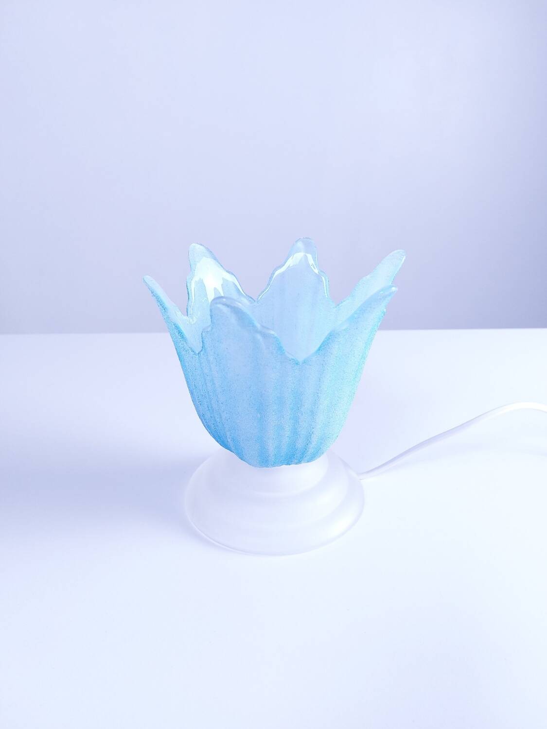 Vintage glass flower lamp