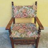 Antique poltrona trono in solid walnut with carving 19th century