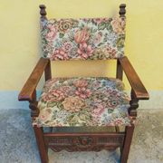 Antique poltrona trono in solid walnut with carving 19th century