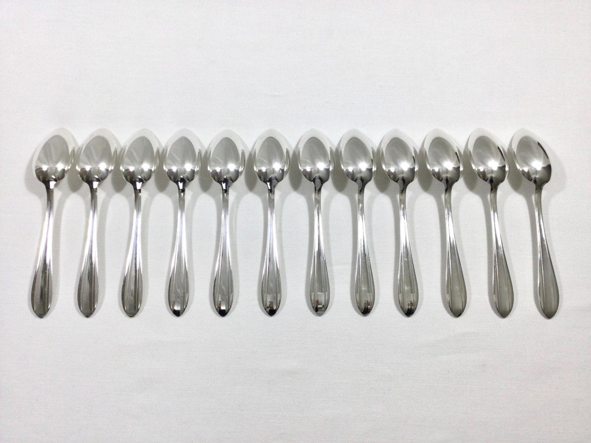 24 cutlery in silver metal