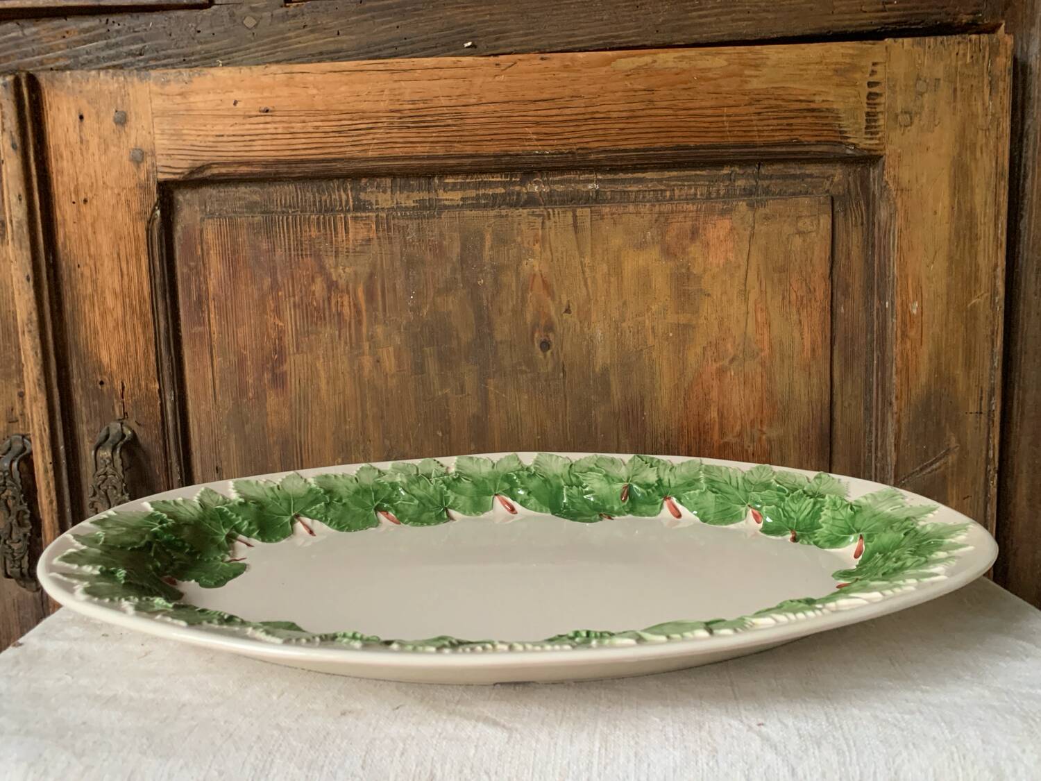 Large serving platter, slip-cast iron leaves