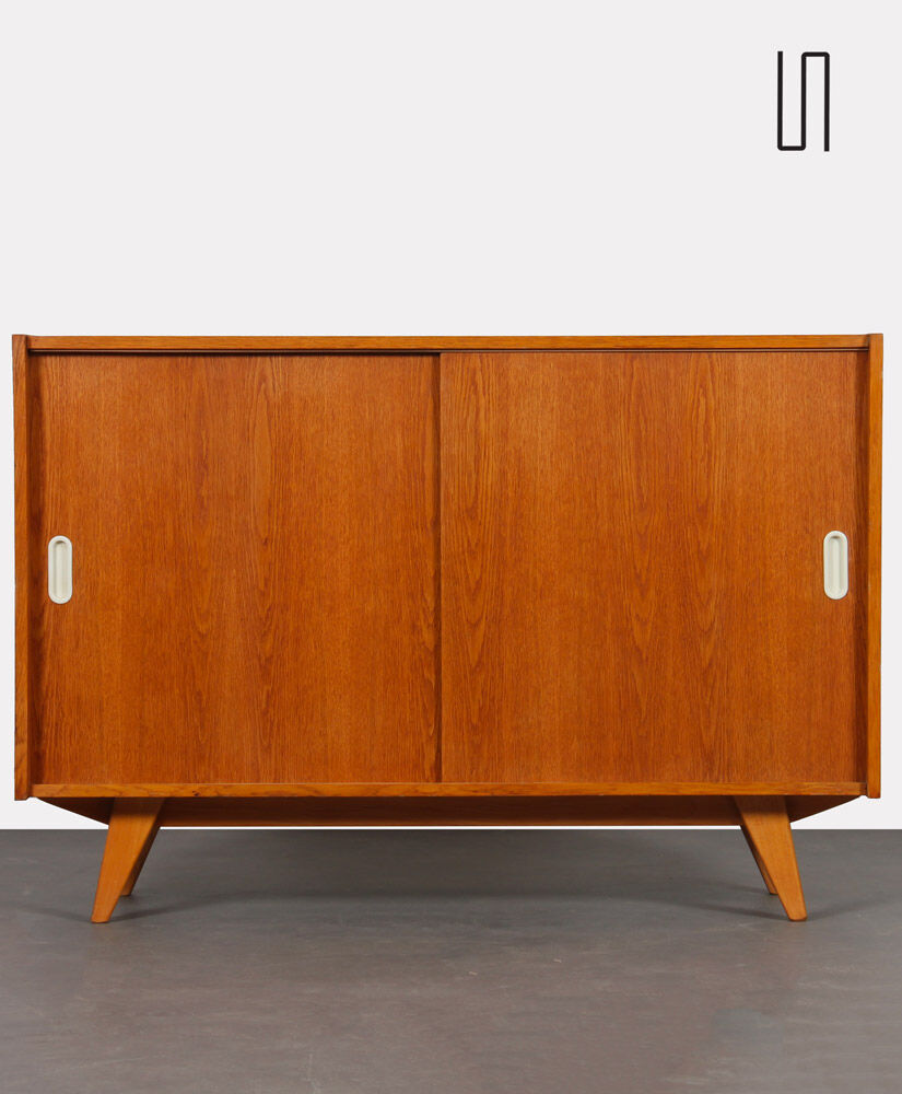 Buffet en placage chêne, modèle U-452, par Jiri Jiroutek pour Interier Praha, 1960