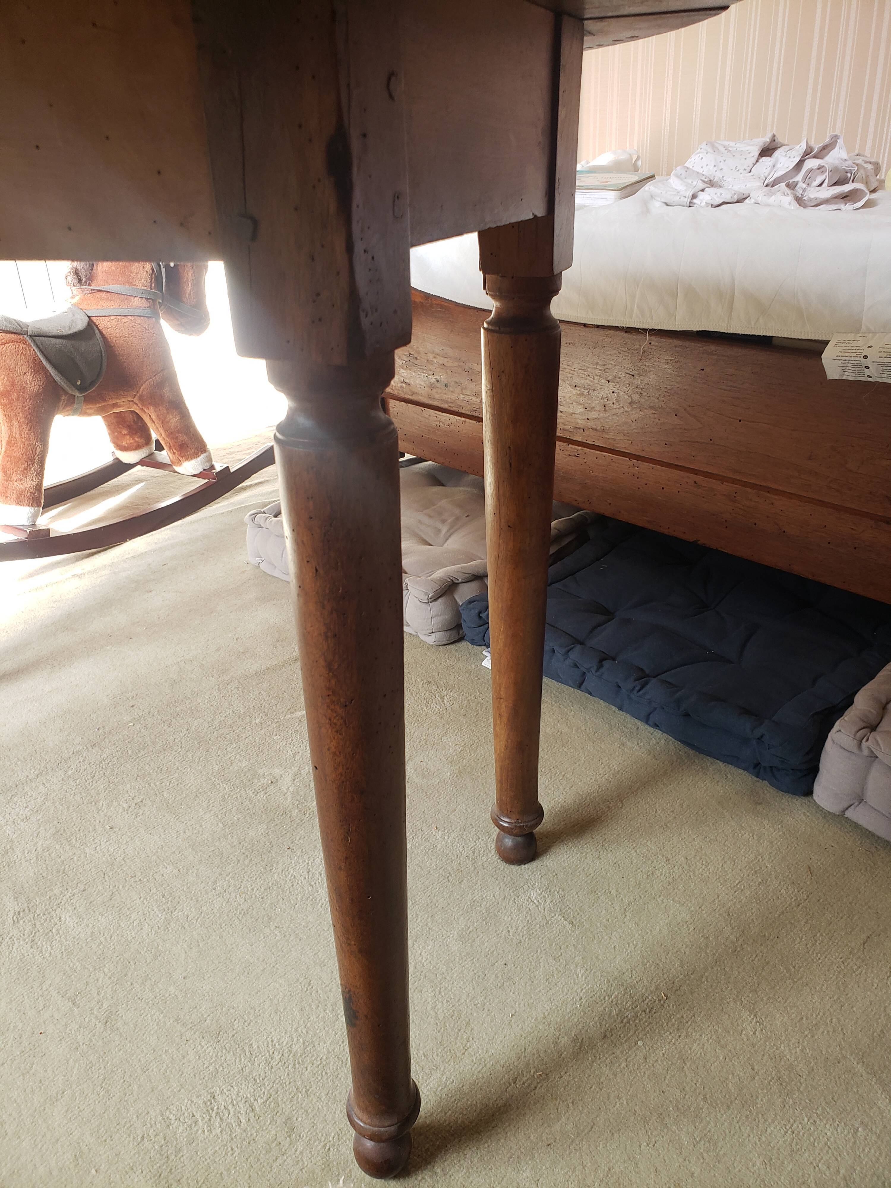 Table ancienne pliante en bois