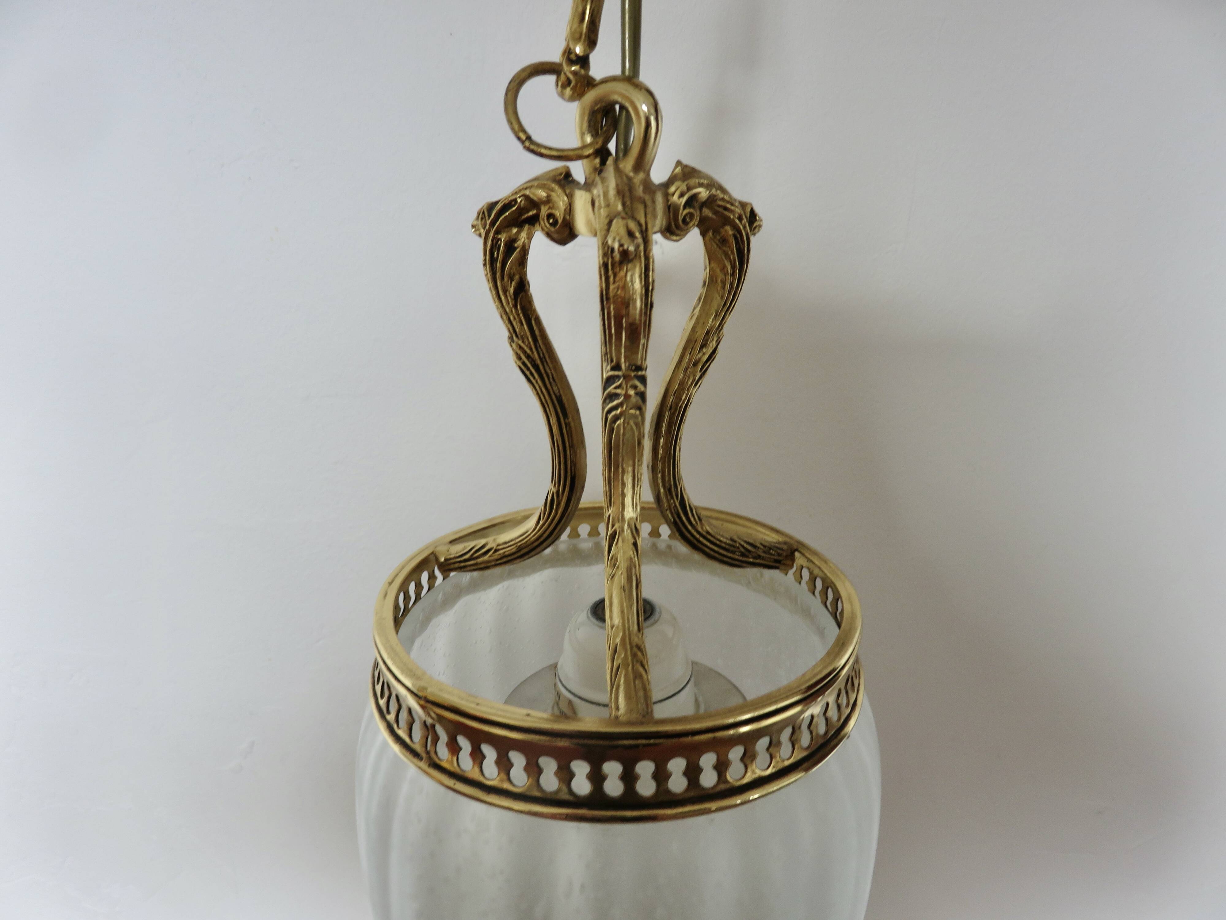 suspension style empire in gilded bronze and speckled frosted glass