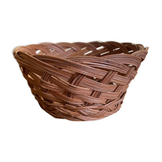 Wicker basket bread