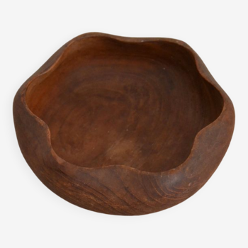 Wooden pocket tray with wavy edges