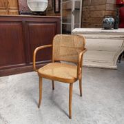Thonet chair no. 811 in bent wood, design by Josef Hoffman.