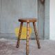 Tabouret tripode en bois