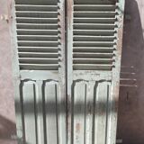 Ancient shutters has panel and slats in pine H155 cm