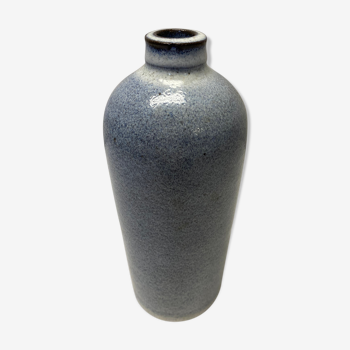 Bottle in bluish grey sandstone
