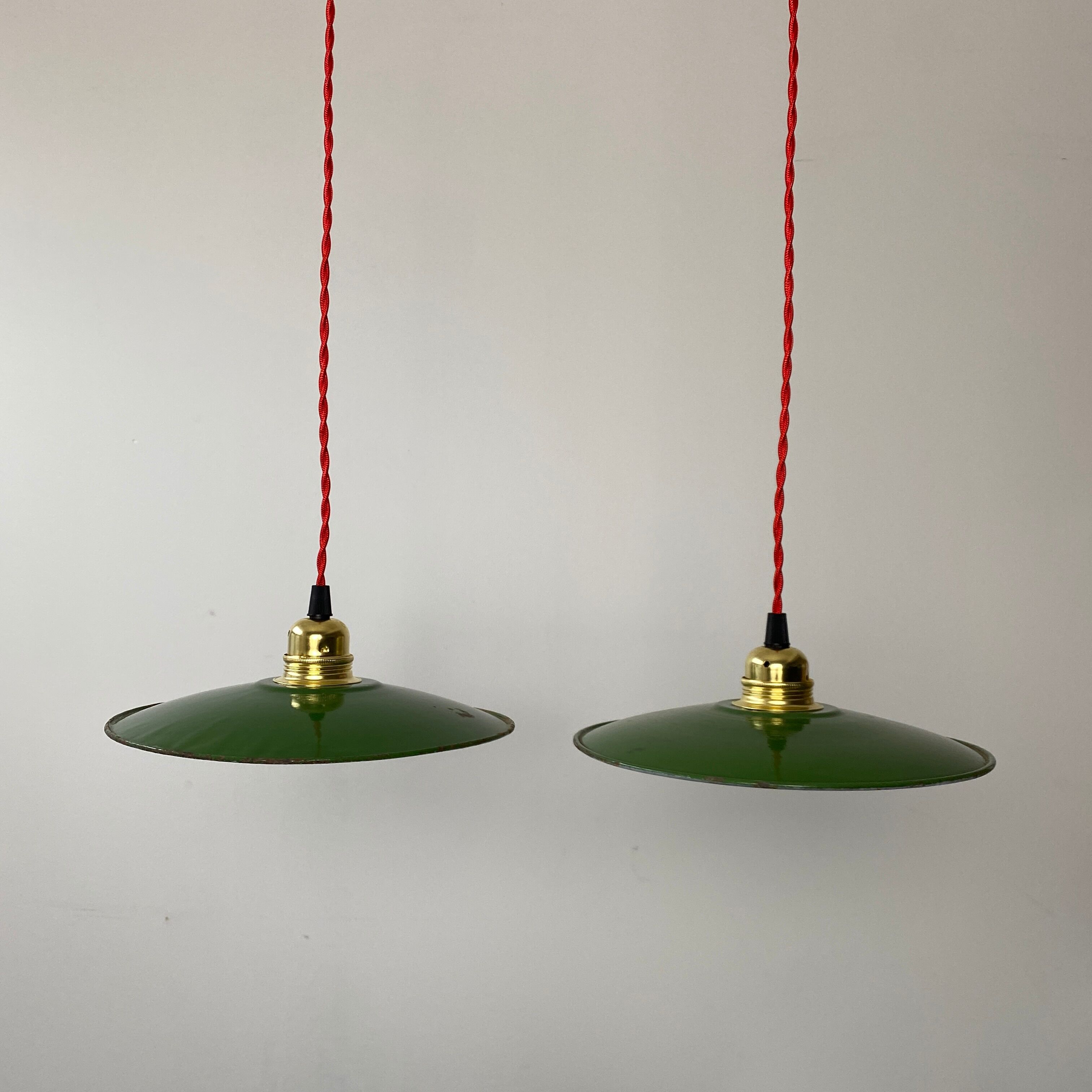 Lot 2 suspensions emaillees vintage 24,5 cm