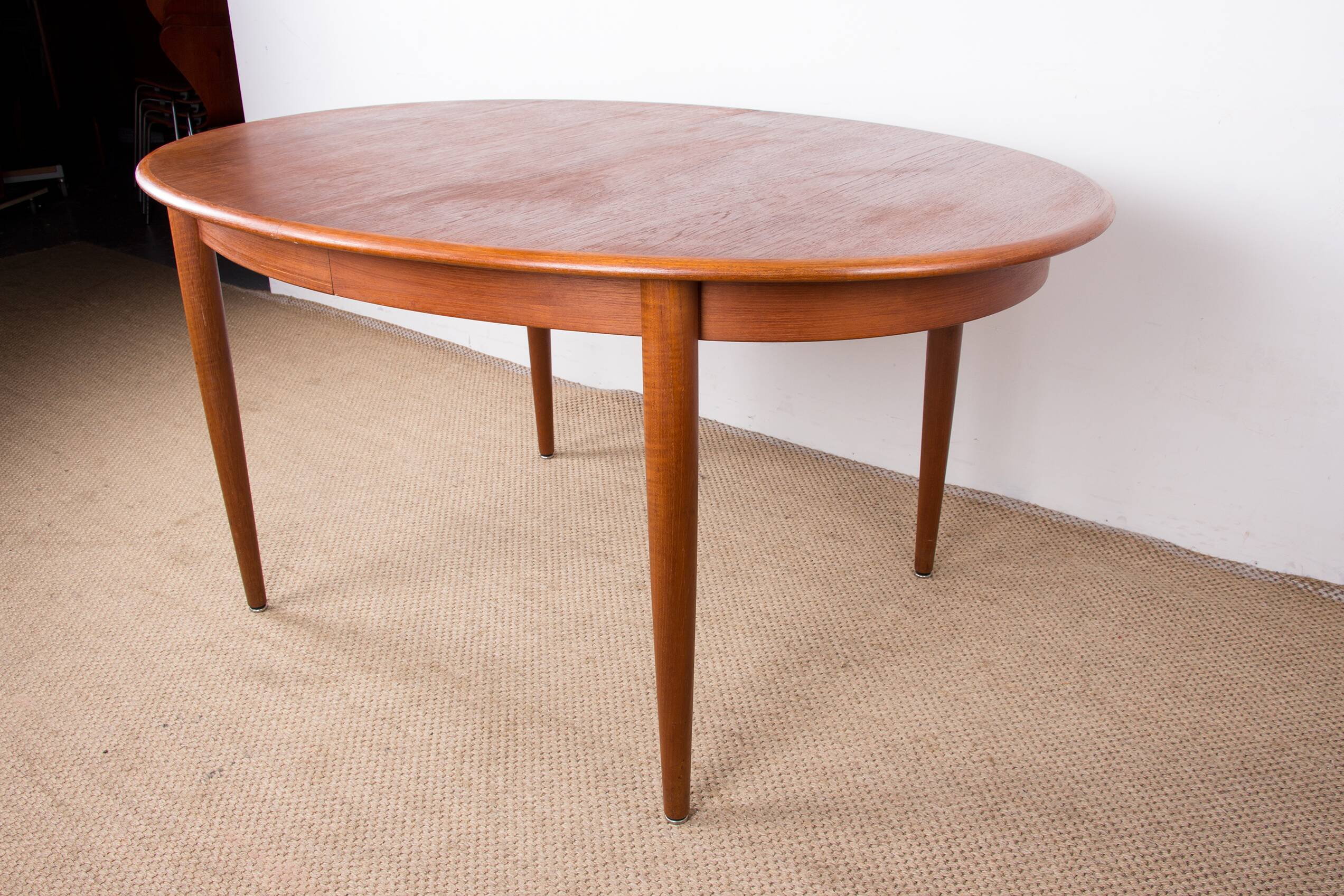 Danish oval teak dining table by Gudme Mobelfabrik 1960.