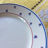 8 assiettes plates