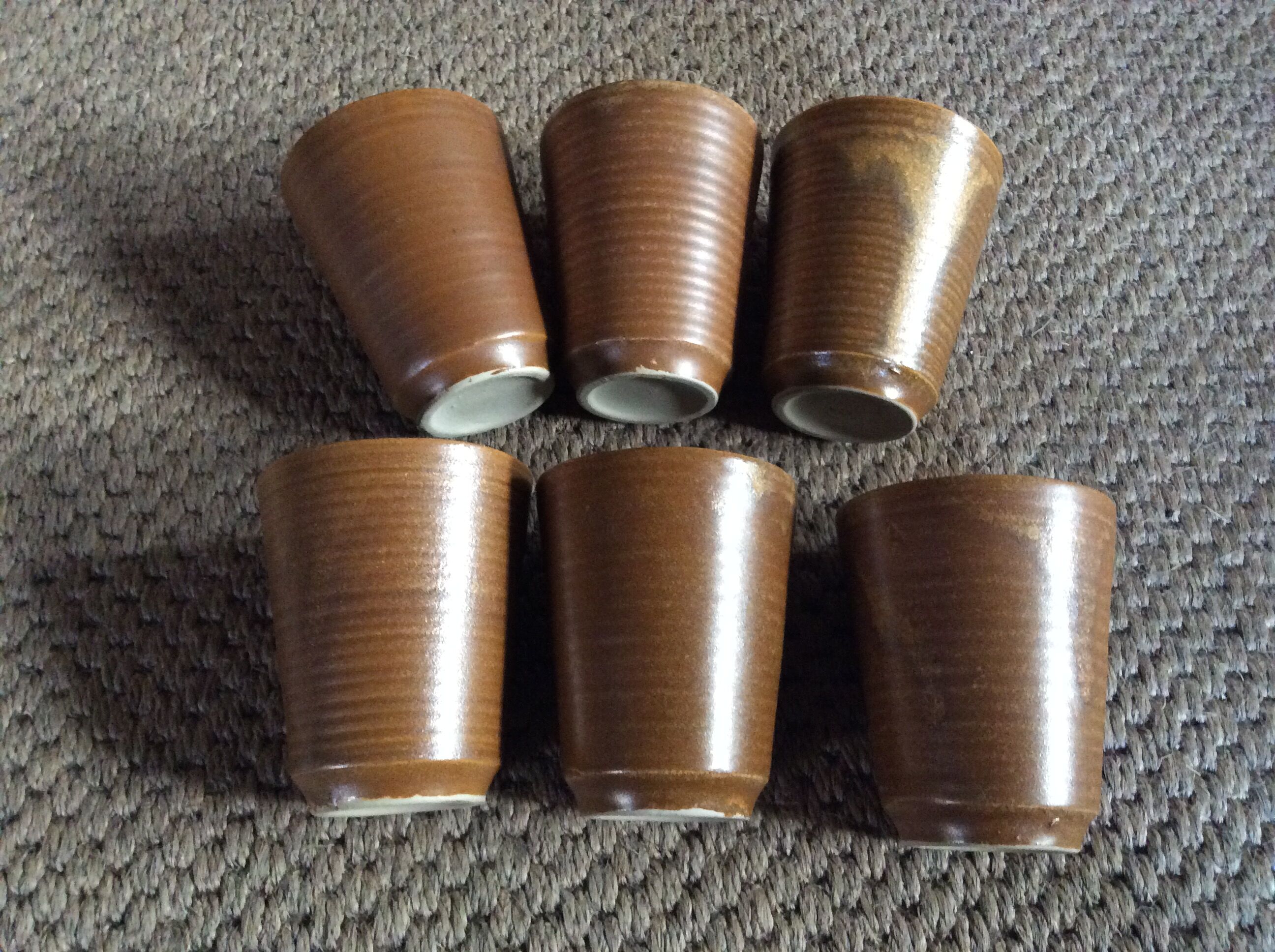 Série de 6 tasses en grès