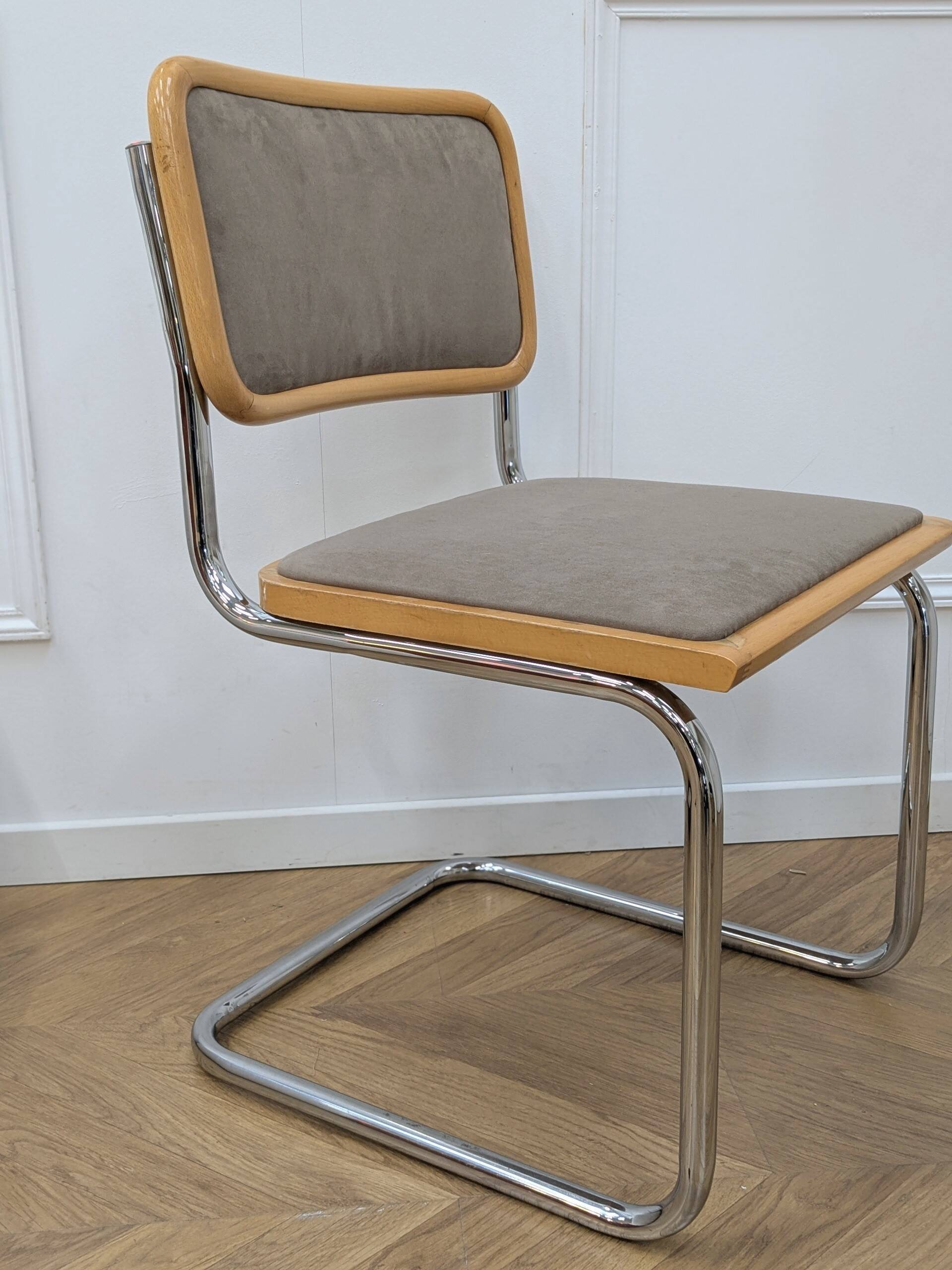 1 B32 chair in fabric
