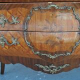 Commode de style Louis XV marbre brèche bronze doré XIXème