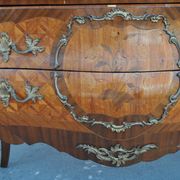 Commode de style Louis XV marbre brèche bronze doré XIXème