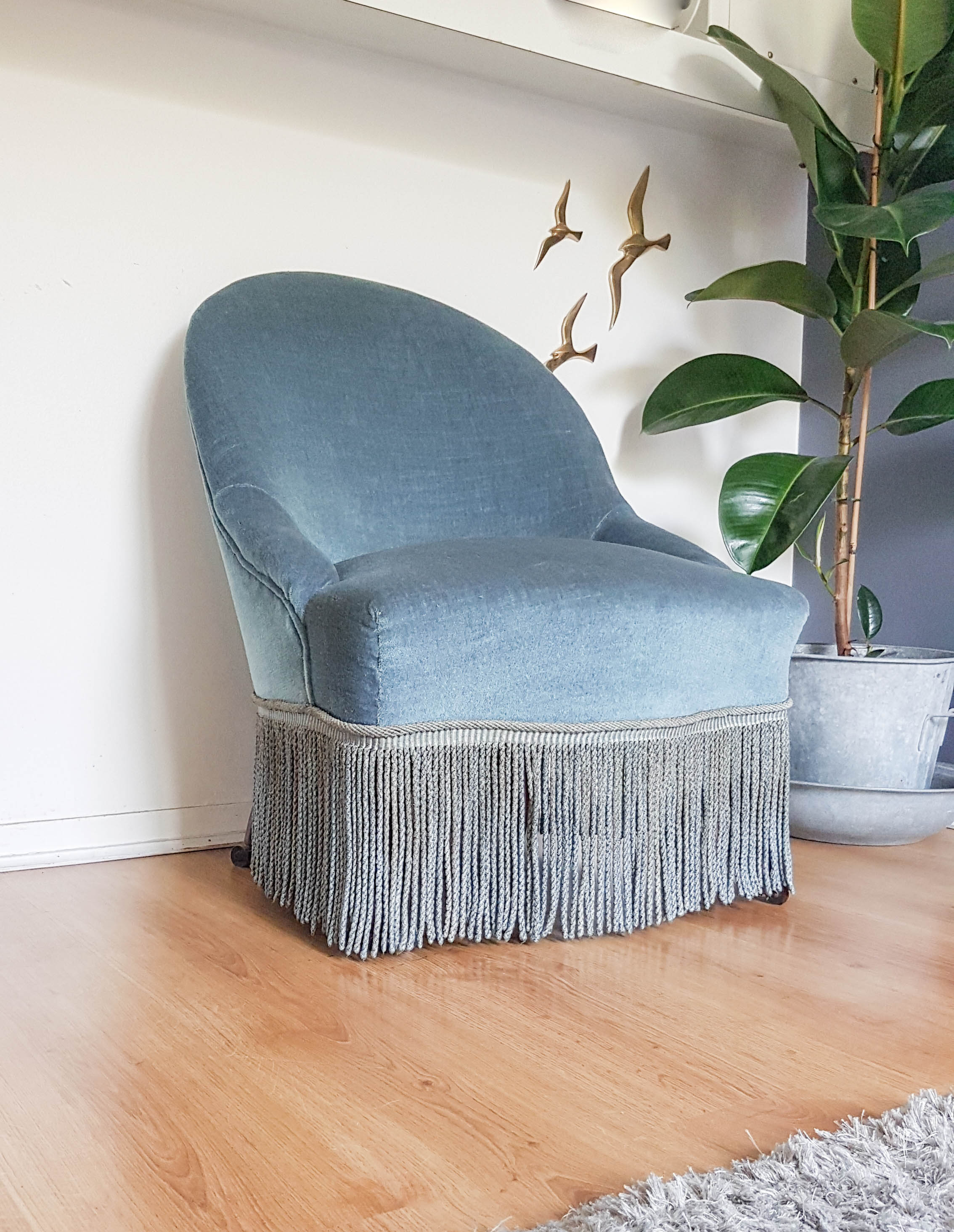 Fauteuil crapaud vintage velours bleu années 70