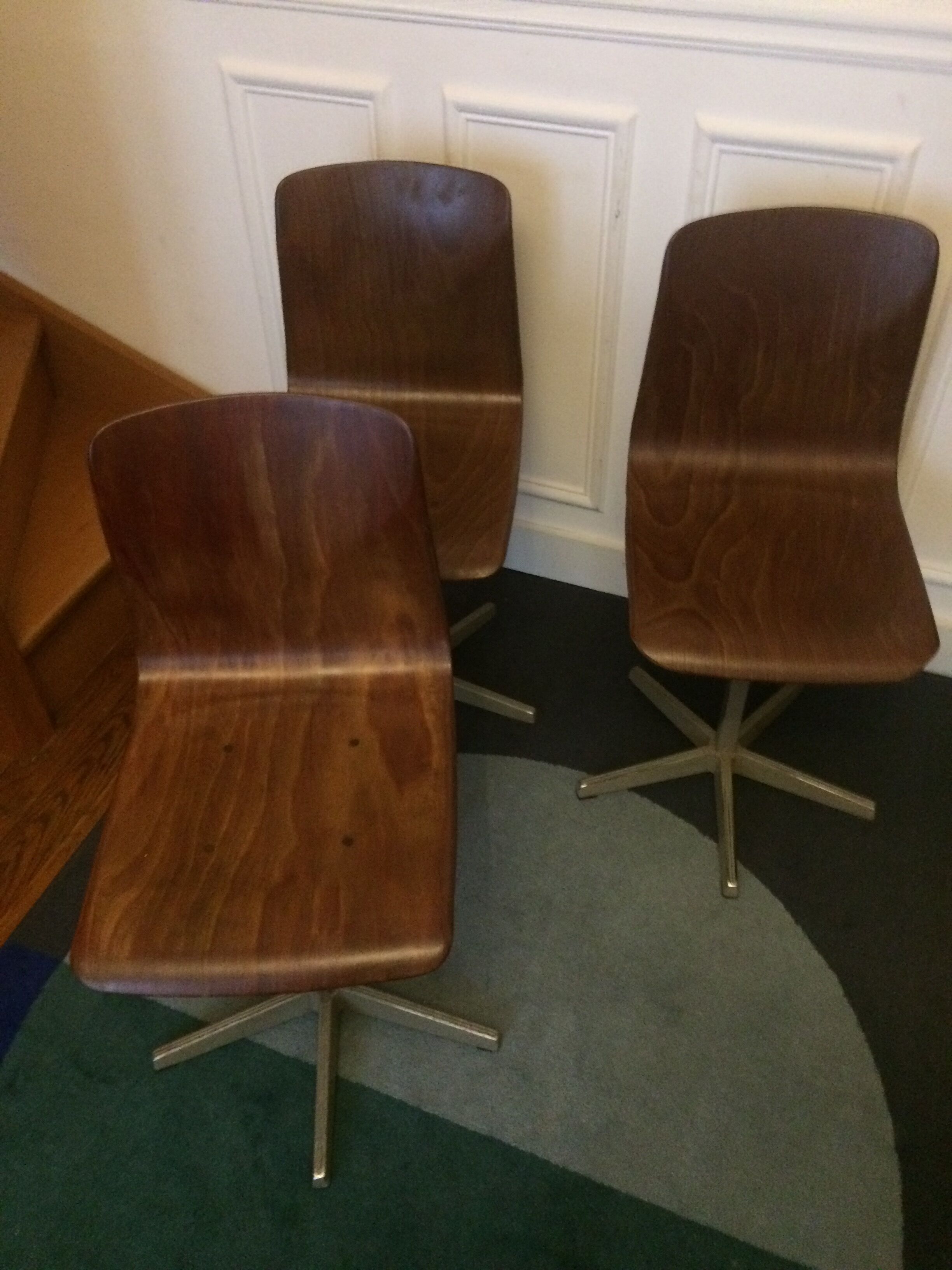 4 Pagholz workshop chairs