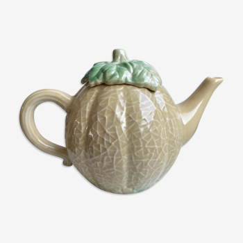 Theière in cabbage slurry late nineteenth century