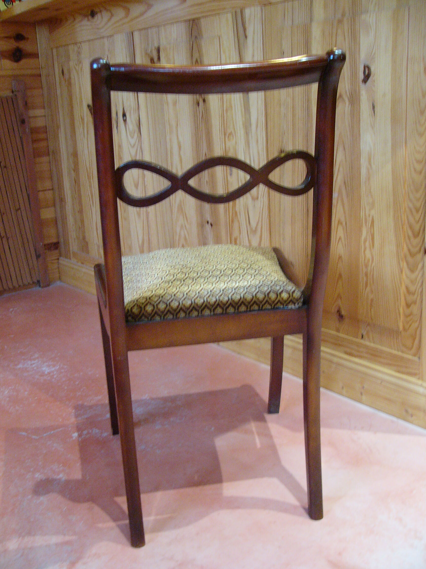 Dining room table