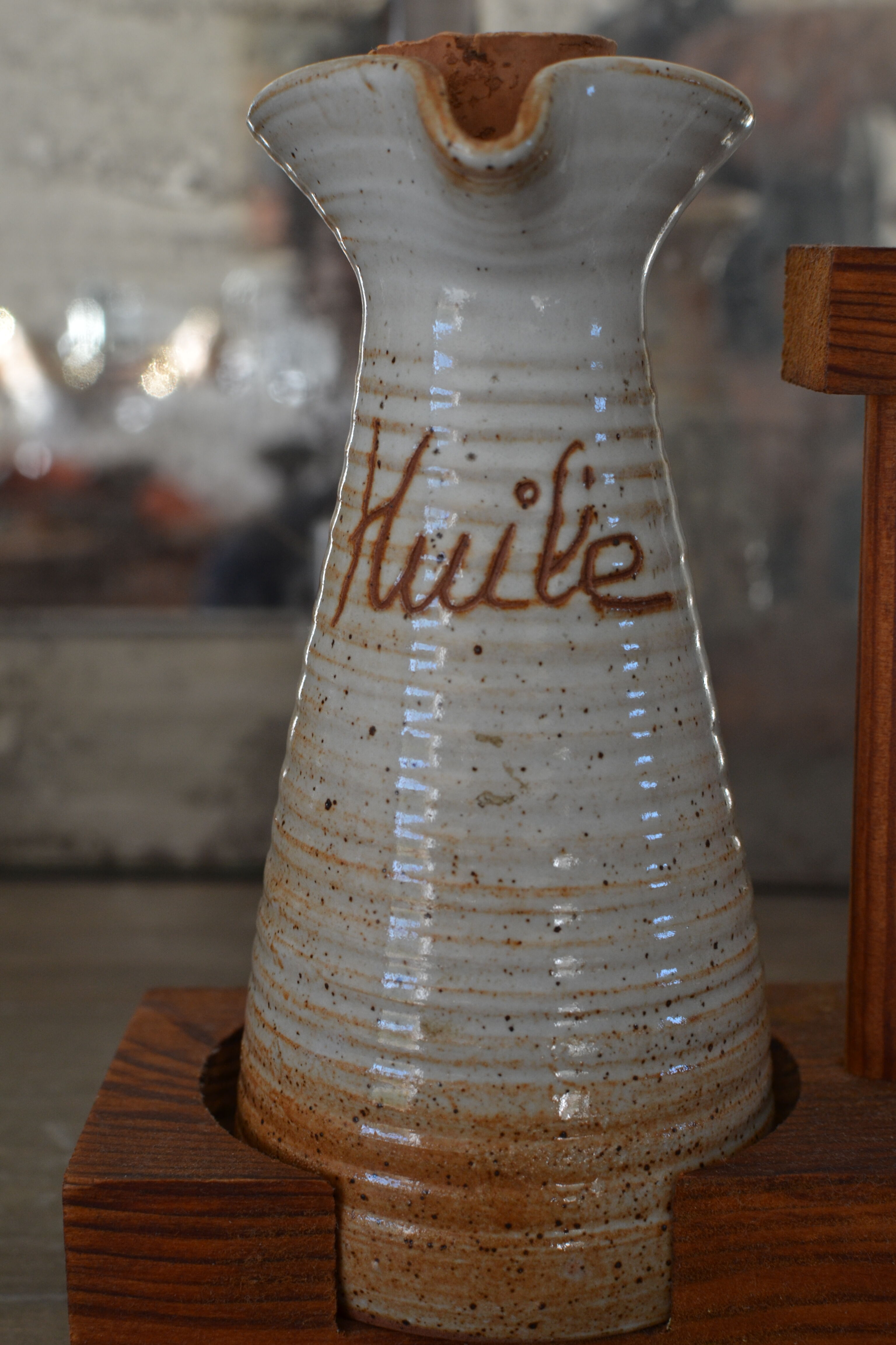 Oil and vinegar sandstone of the Marais