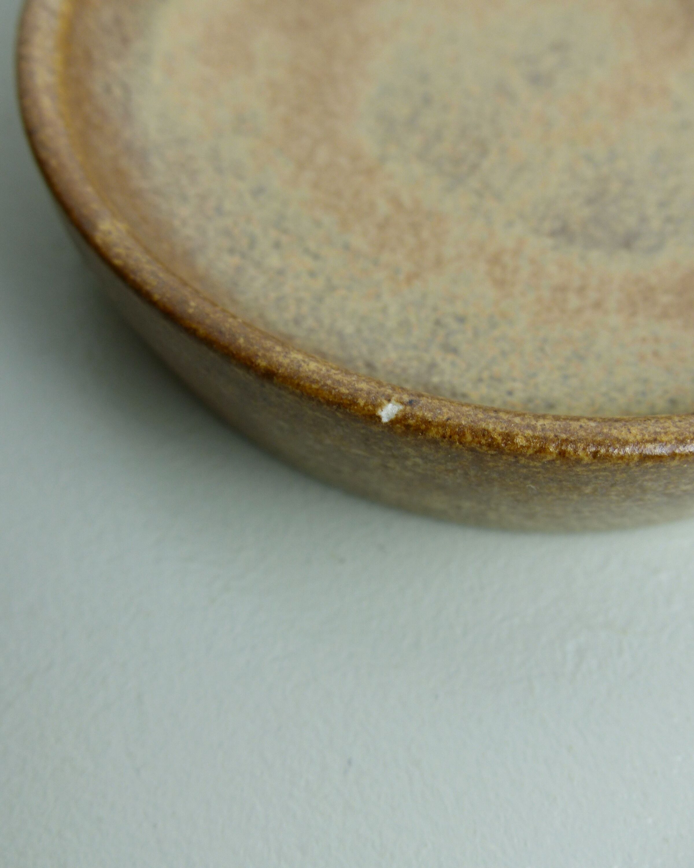 Set of 6 cups in sandstone with saucers