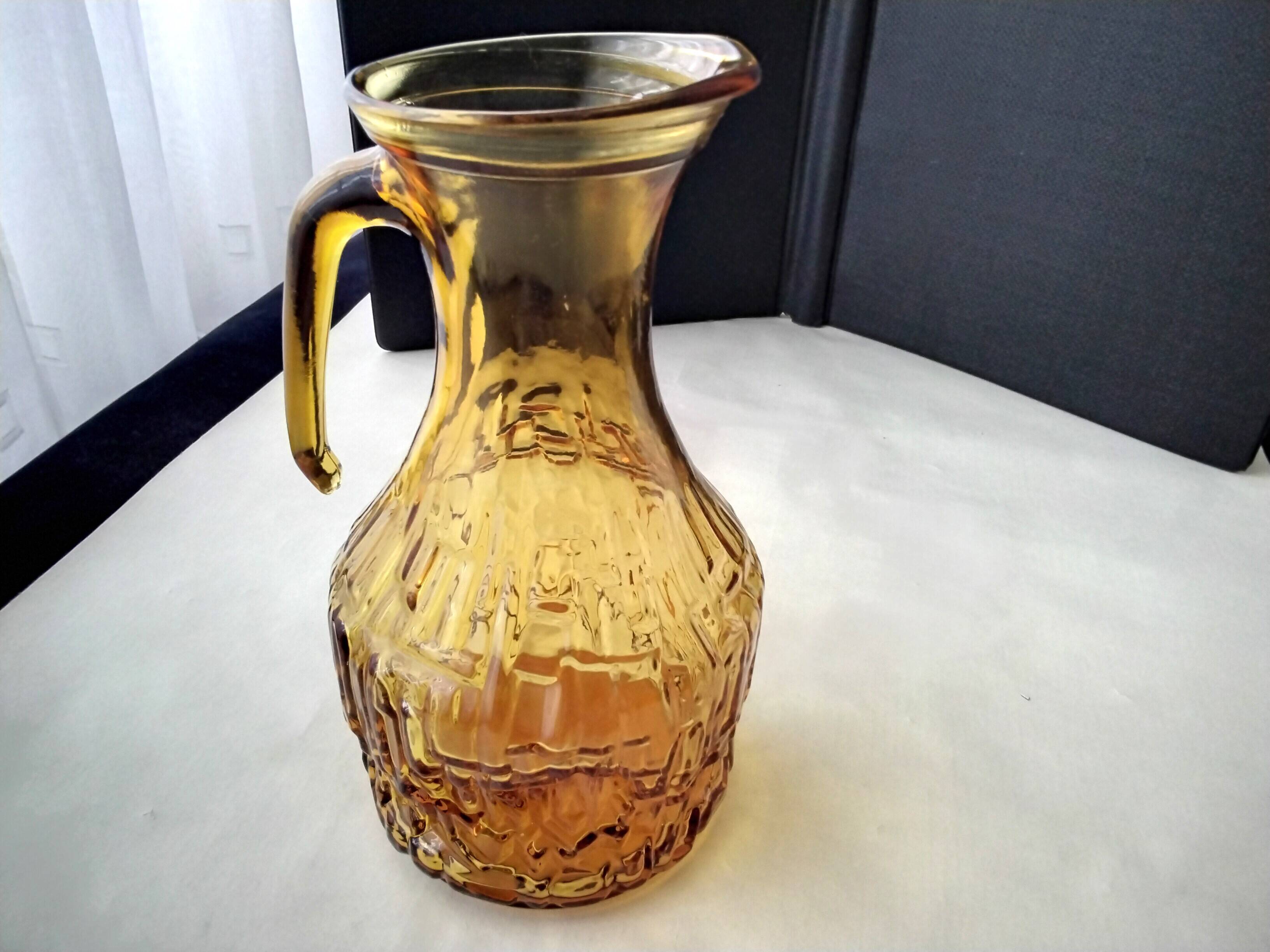 Carafe à eau , pichet Vintage couleur ambré