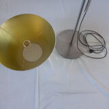 Lampadaire moderniste en acier