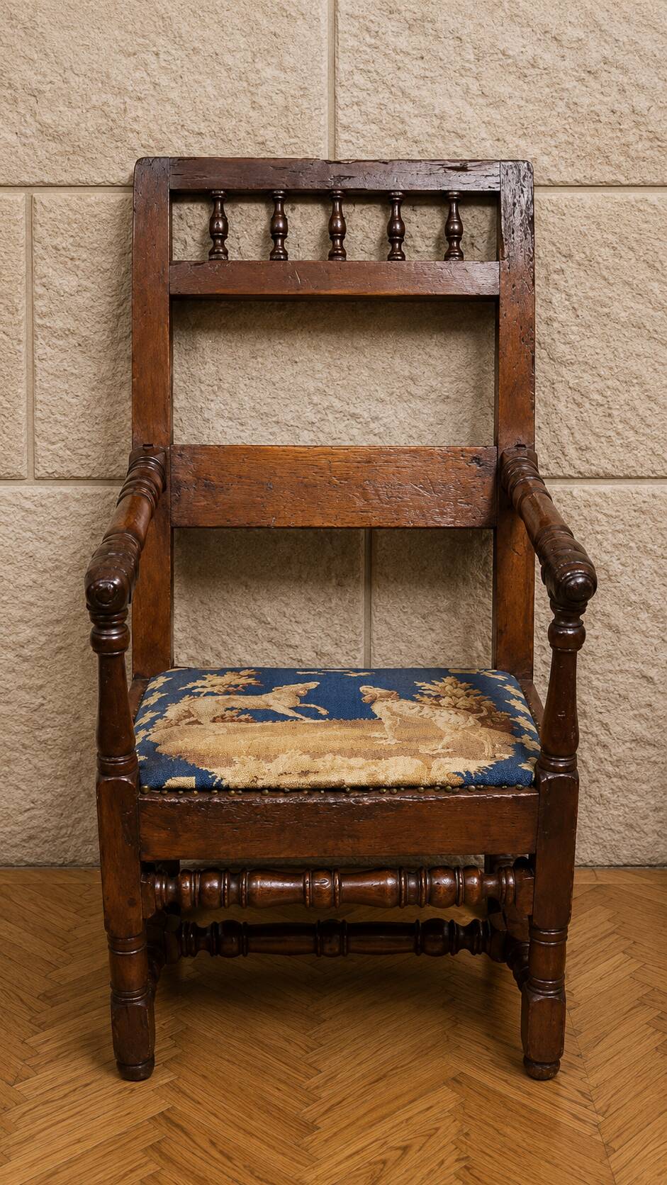 Fauteuil d'époque Louis XIII en noyer vers 1680-1700
