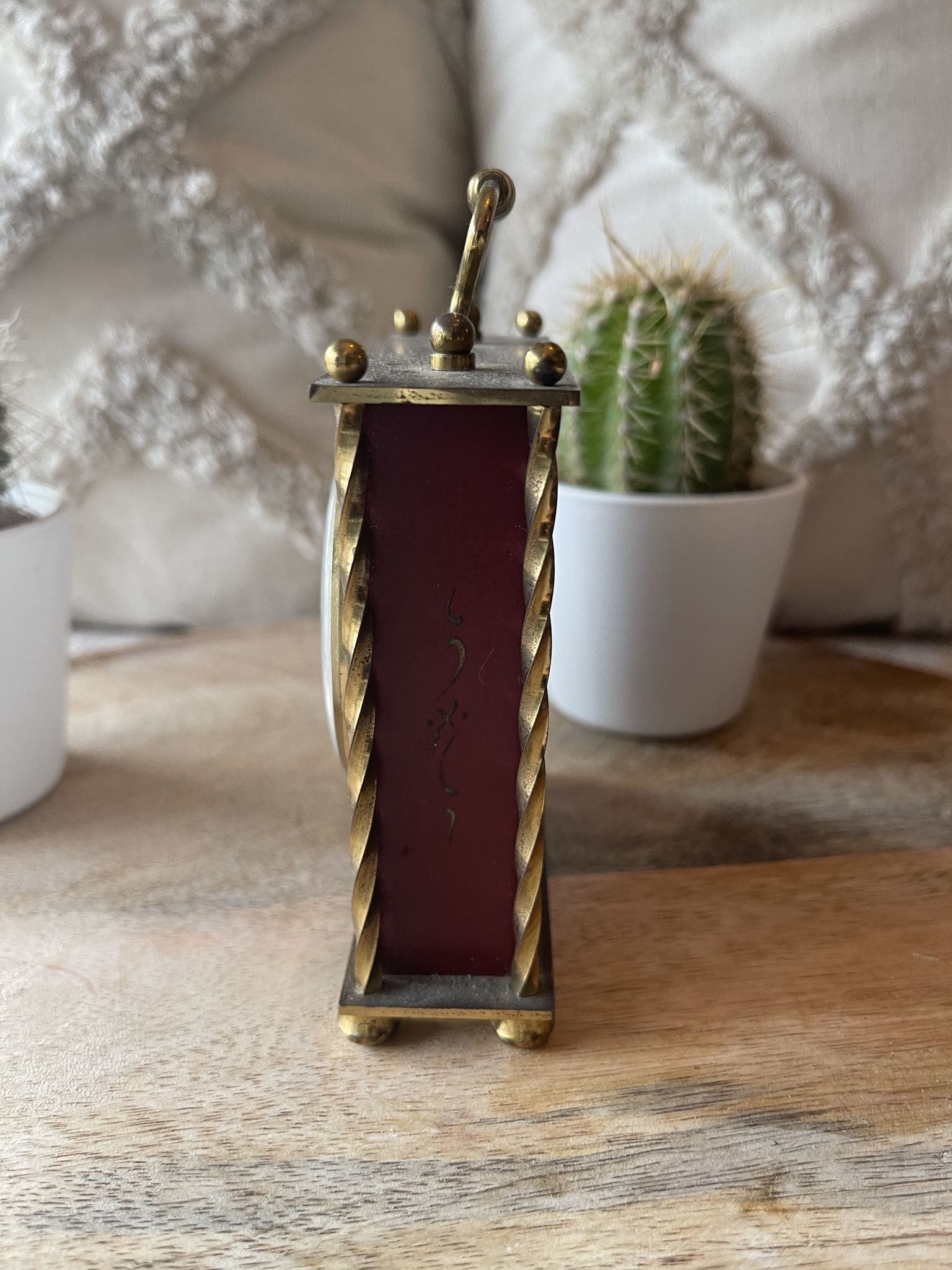 Old alarm clock to go back year 60 blessing west Germany in wood and metal