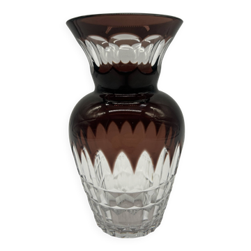 Vase en cristal du Val Saint-Lambert taillé et doublé prune
