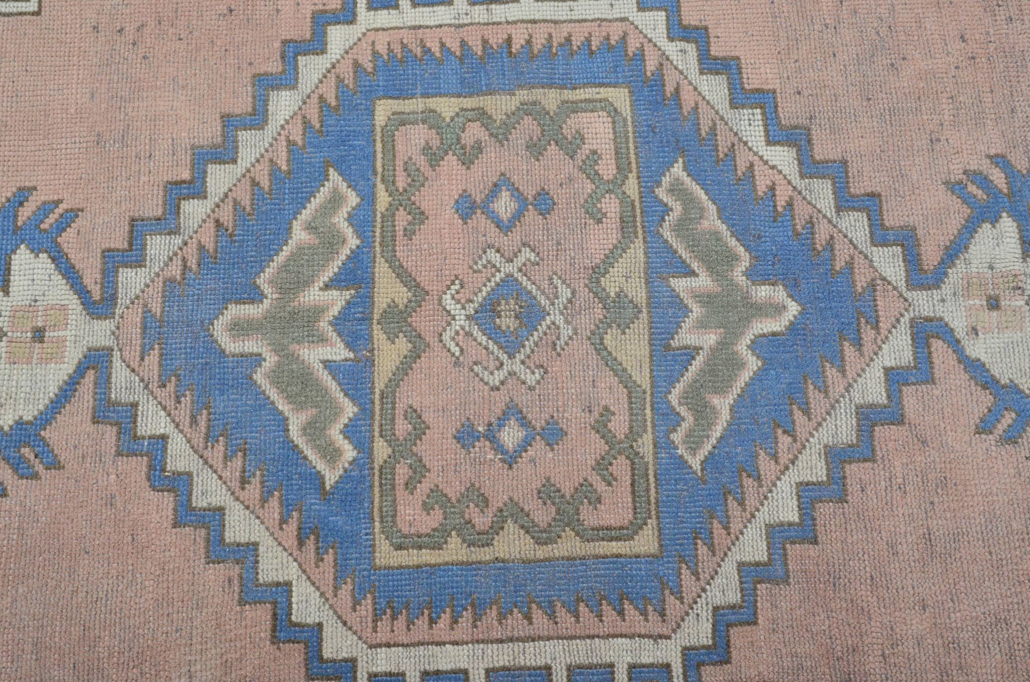 Anatolian floral patterned Oushak rug, reference 3571