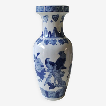 Vase balustre Asiatique. Motifs floraux/oiseaux exotiques. Frises plumes, coeurs. Haut 36 cm