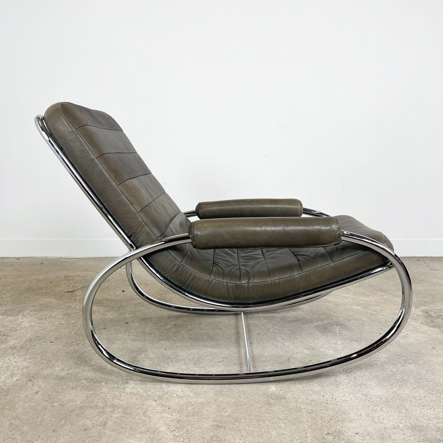 Fauteuil à bascule vintage en cuir italien