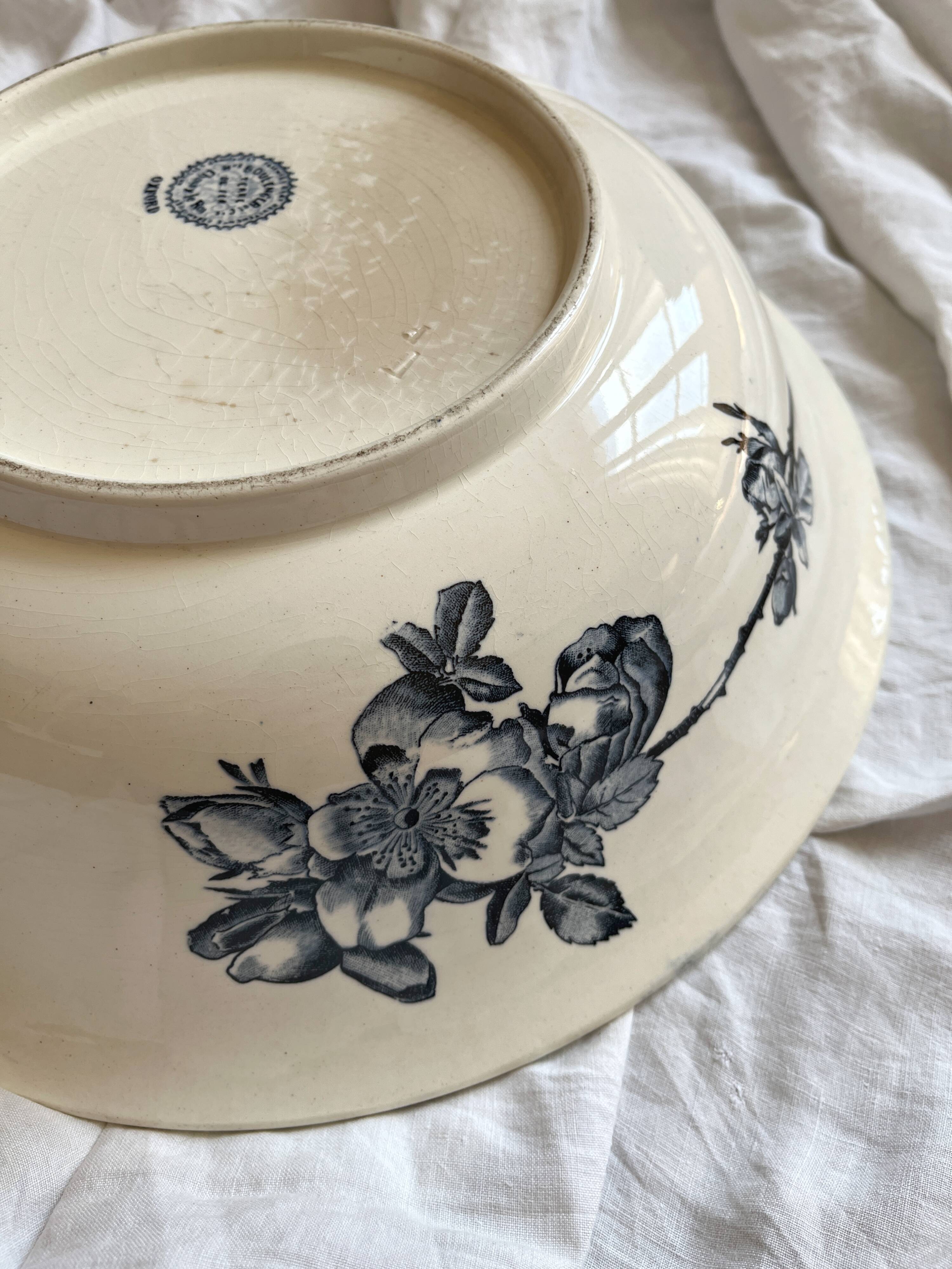Vasque saladier en terre de fer fleurs oiseau "Oxford" Choisy le Roi